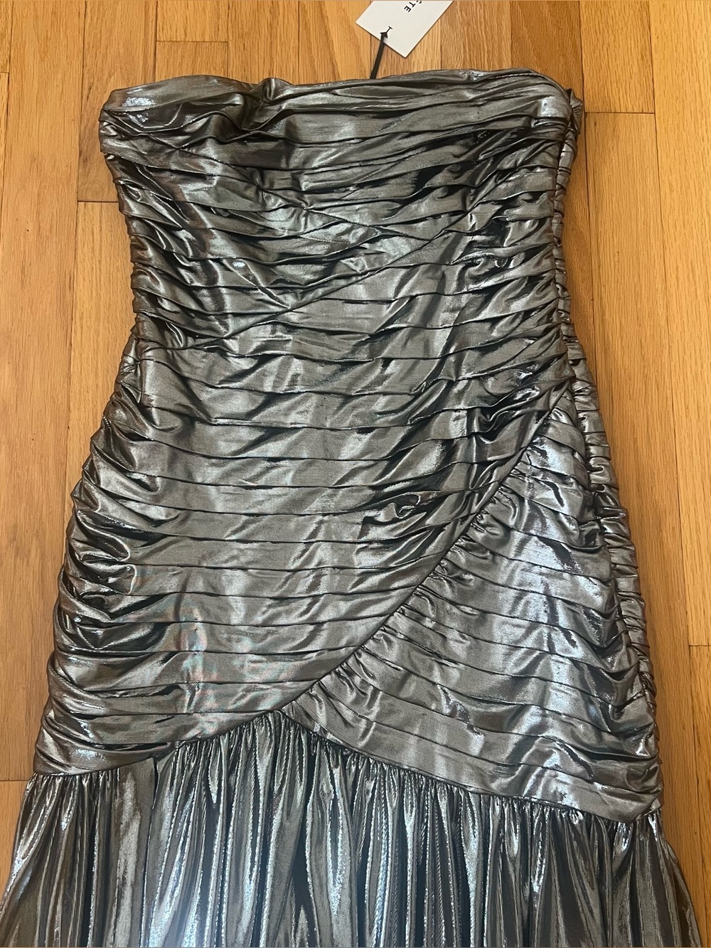 Retrofête Josie Dress in Gunmetal Silver Lame Gown with Side Slit size Small NWT - Picture 4 of 7